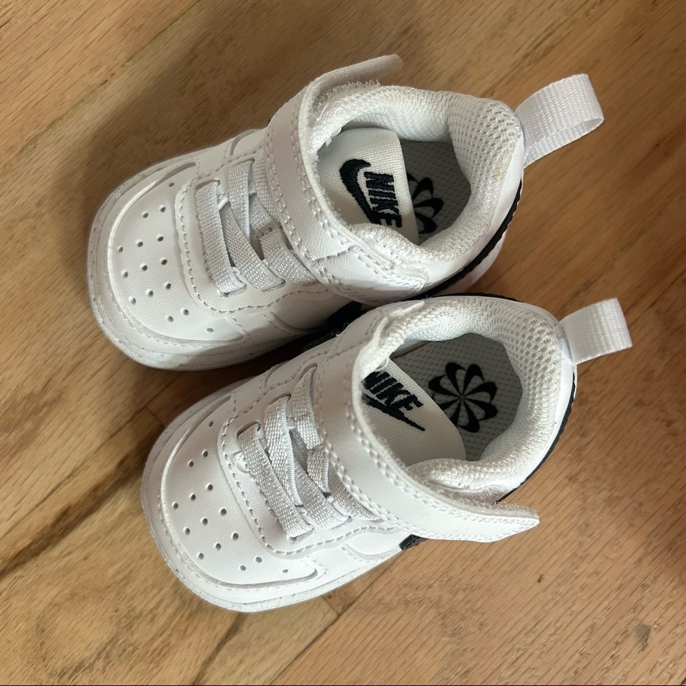 Baby Nikes - Picture 5 of 6